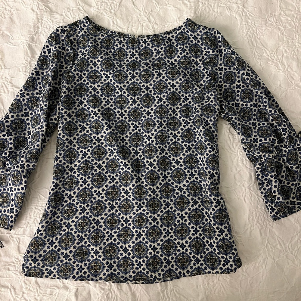 Chase Land’s End uniform top blouse tie sleeves